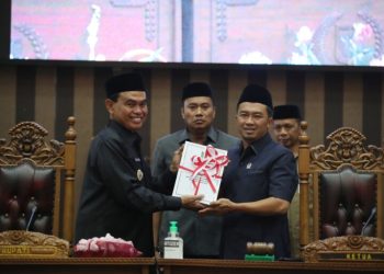 Sidang Paripurna, Bupati Tanbu Sampaikan LKPJ 2022 ke DPRD
