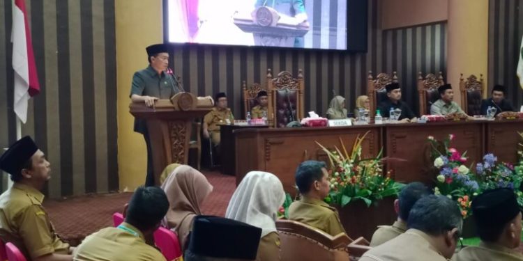 Eksekutif Berikan Jawaban Atas Pemandangan Umum Fraksi Terkait Dua Raperda