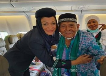 Calhaj 99 th Ini Tiba Tiba Minta Turun dari Pesawat, Alasannya Bikin Satu Penerbangan Ngakak