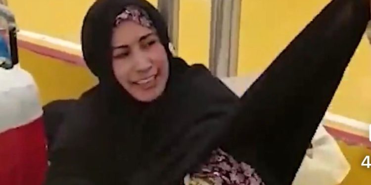 Bandara Heboh Lagi, Jamaah Asal Makassar Ini Kenakan Pakaian Belasan Lapis Hingga Tubuhnya Menggelembung