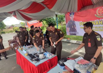 Kejaksaan Negeri Tanah Bumbu Musnahkan Barang Bukti Sudah Inkrah