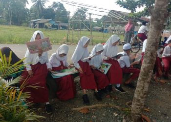 Kunjungan Mobil Perpustakaan Keliling Meningkatkan Minat Baca Anak