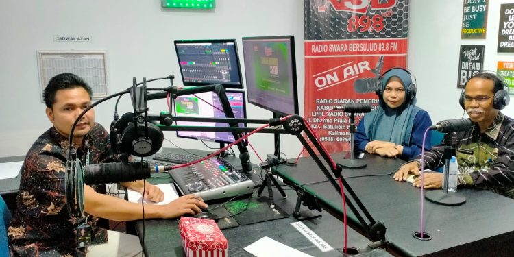 Talkshow Interaktif Memperkenalkan Program Kerja Dispersip di Kabupaten Tanah Bumbu