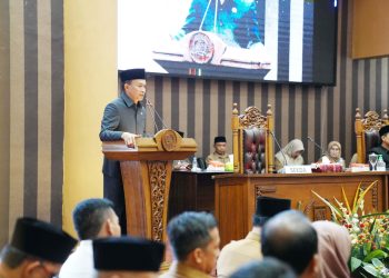 Sekda Tanah Bumbu Hadiri Rapat Paripurna DPRD