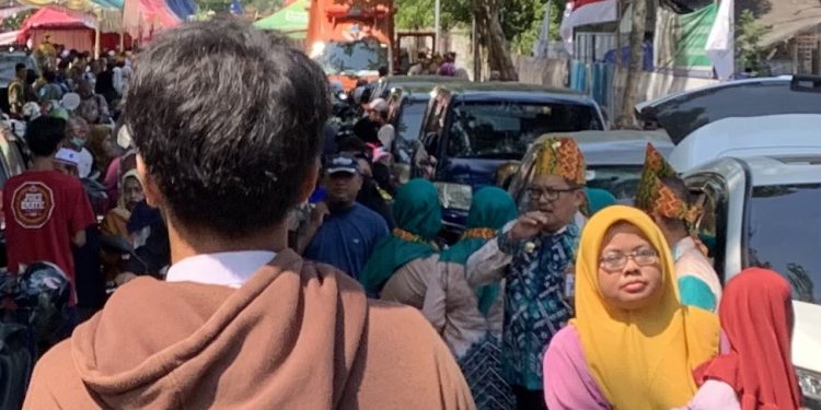Makan Gratis di O Km Banjarmasin, Dari Naskot sampai Bandeng Masak Kuning: Begini Padat Antreannya