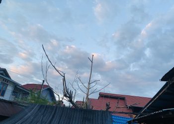 Banjarmasin Berawan Pink Pagi Hari Ini, Pertanda Panas Tinggi Sepanjang Siang?