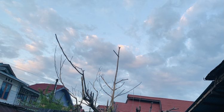 Banjarmasin Berawan Pink Pagi Hari Ini, Pertanda Panas Tinggi Sepanjang Siang?