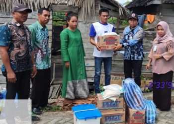 Pemkab Tanah Bumbu Salurkan Bantuan Korban Rumah Terbakar di Kusan Tengah