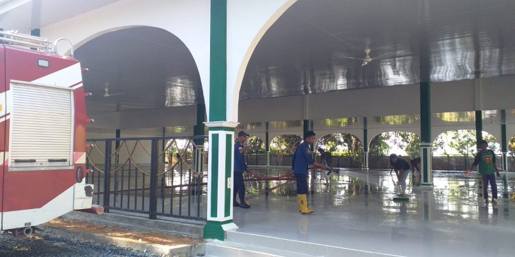 Menjelang Peresmian, Pendopo Serambi Madinah Dibersihkan
