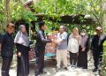 Dinas Sosial Tanah Bumbu Serahkan Bantuan kepada Korban Kebakaran di Desa Manurung
