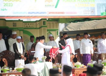 Wakili Bupati Tanah Bumbu, Asisten Pemerintahan Hadiri Peringatan Hari Santri Nasional