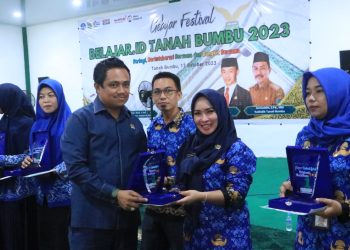 Anggota DPRD Tanbu Minta Kepala Sekolah Harus Berinovasi Tingkatkan Kualitas SDM