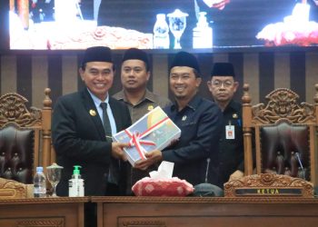 DPRD Kabupaten Tanah Bumbu menggelar paripurna dalam rangka penyampaian RAPBD Tahun Anggaran 2024.