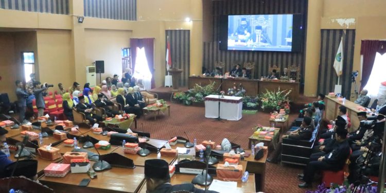 DPRD DPRD TANBU DAN PEMDA SEPAKATI 12 PROPEMPERDA 2024