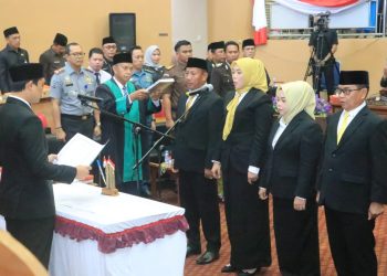 4 ANGGOTA DPRD TANBU PAW RESMI DILANTIK