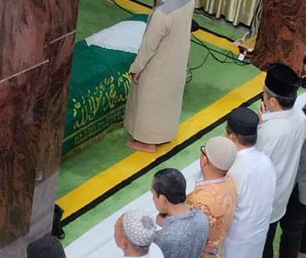 Almarhumah Erni Djumiati, Disholatkan di Masjid Al Jihad