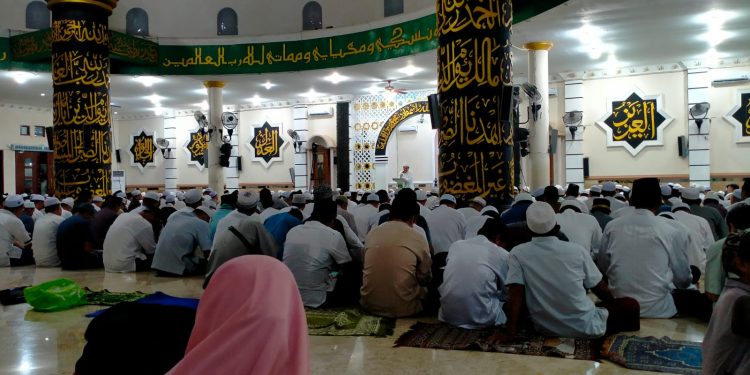 Ratusan Jamaah Lailatul Jumat Padati Masjid Darul Azhar Nurussalam