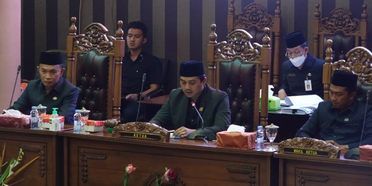 DPRD Tanah Bumbu Sampaikan Tiga Raperda Inisiatif