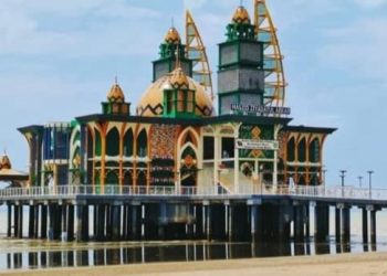 Abah Zairullah Tinjau Masjid Apung ZA dan Pimpin Sholat Isya Berjamaah