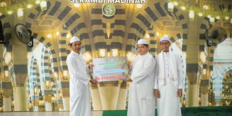 Abah Zairullah Serahkan Infak Kemanusiaan Palestina Rp518 Juta Lebih