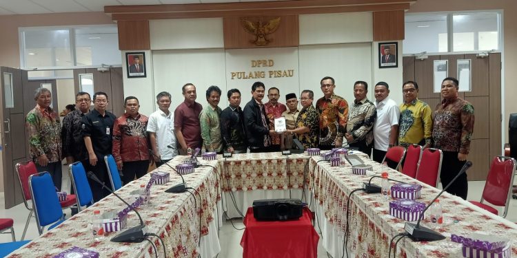BANGGAR DPRD TANBU GALI INFORMASI TERKAIT PENYERAPAN POKIR KE DPRD PULANG PISAU