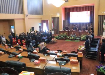 PARIPURNA PEMANDANGAN UMUM FRAKSI TERHADAP I BUAH RAPERDA
