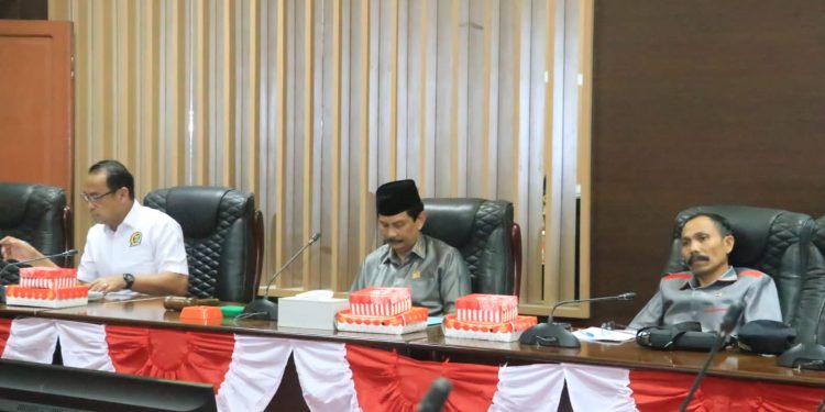 BAPEMPERDA BAHAS LAGI RAPERDA PENYELENGGARAAN PENDIDIKAN