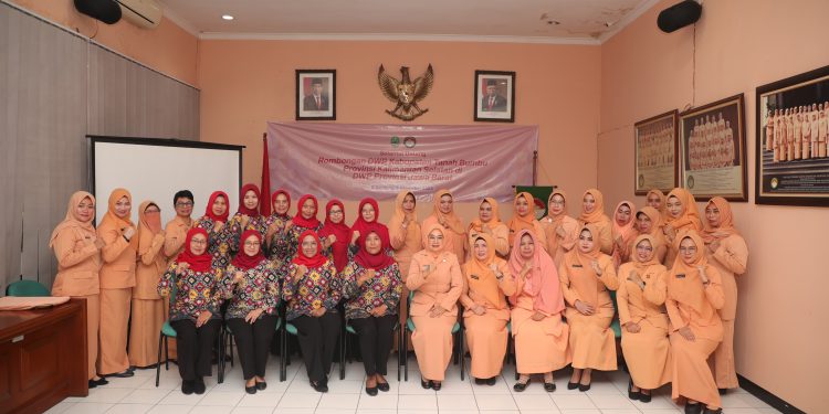 Tingkatkan UMKM di Daerah, DWP Tanah Bambu Study Komparasi ke Jabar