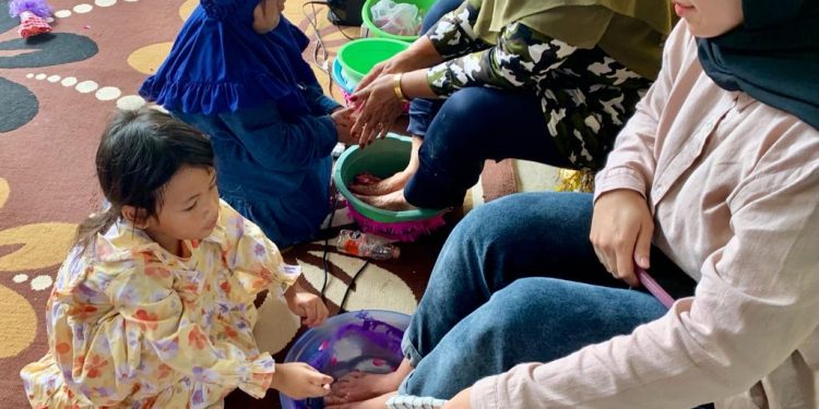 Melleleh, Murid TK Budi Mulia Banjarmasin lIni Melakukan Hal Terpuji ke Ortu di Hari Ibu