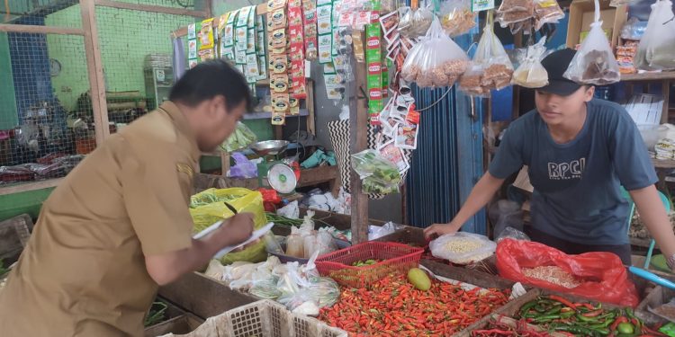 Diskumdagri Tanah Bumbu Pantau Harga Bahan Pokok Pasca Tahun Baru