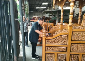 Bupati Tanah Bumbu Beli Mimbar Masjid untuk Masjid Apung ZA di Pagatan