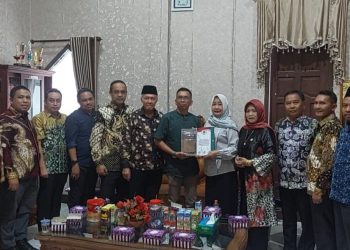 Sekretariat DPRD Kapuas Terima Kunjungan DPRD Tanah Bumbu