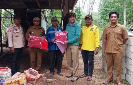 Pemkab Tanah Bumbu Bantu Korban Angin Puting Beliung