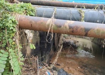 Pipa Pertamina Tanjung Bocor, Luberan Minyak Mentah Sampai Menyeberangi Jalan