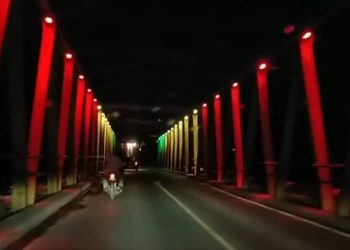 Sejumlah Jembatan di Tanah Bumbu Terang Benderang pada Malam Hari