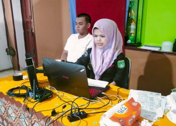 102 Warga Simpang Empat Nikmati Layanan “Jempot Bola” Perekaman E-KTP