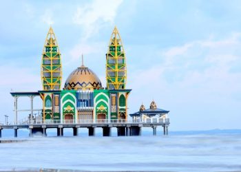 500 Orang Perhari Masyarakat Kunjungi Masjid Apung ZA di Pagatan