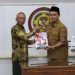 Bupati Tanah Bumbu Serahkan LHP Kepatuhan ke BPK Perwakilan Kalimantan Selatan