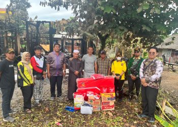 Pemkab Tanah Bumbu Berikan Bantuan Korban Kebakaran di Desa Sungai Danau