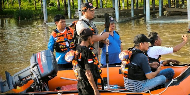 BPBD Tanah Bumbu Evakuasi Warga Terdampak Banjir