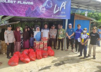 Pemkab Tanah Bumbu Salurkan Bantuan untuk Korban Banjir di Kecamatan Mantewe