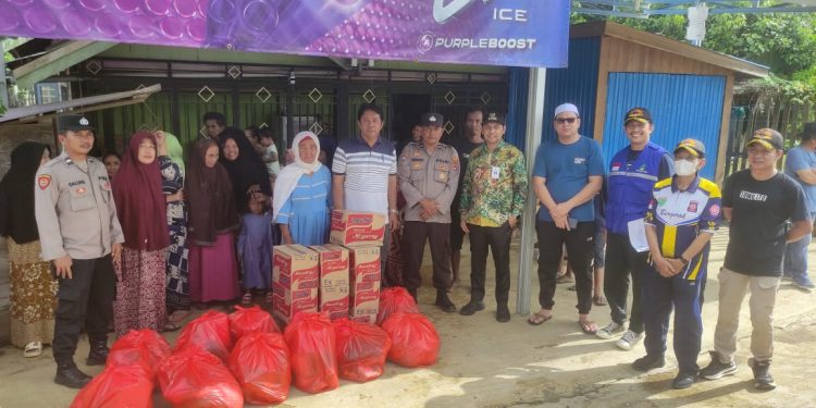 Pemkab Tanah Bumbu Salurkan Bantuan untuk Korban Banjir di Kecamatan Mantewe