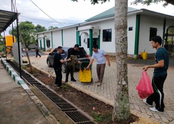 Dipimpin Sekda Ambo Sakka, ASN Pemkab Tanah Bumbu Lakukan Aksi Bersih-bersih