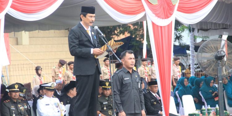 WAKIL KETUA DPRD TANBU HADIRI PERINGATAN UPACARA HARI PAHLAWAN