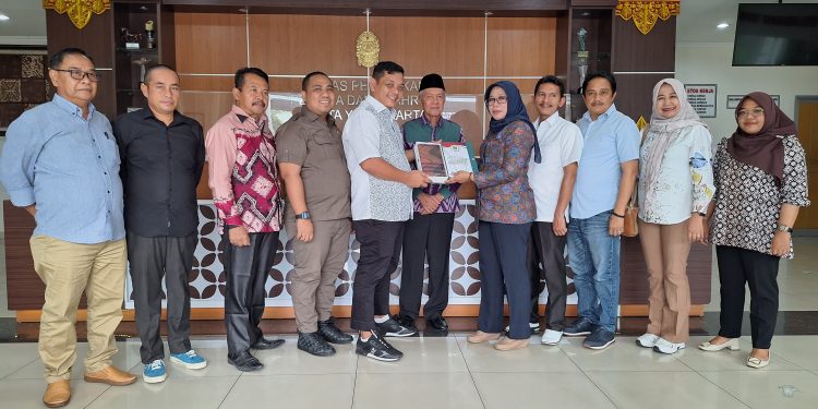 KOMISI I DPRD TANBU KUNKER KE-DINAS PENDIDIKAN PEMUDA DAN OLAHRAGA KOTA YOGJAKARTA