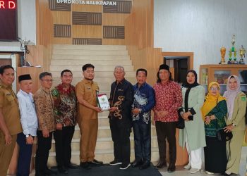 KOMISI III DPRD TANBU SHARINGTERKAIT PROGRAM PENINGKATAN KEGIATAN SEKTOR KE DPRD KOTA BALIKPAPAN