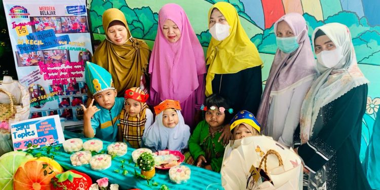 Dipuji Orangtua, Begini Guru TK Budi Mulia Ajarkan Ibadah Sosial Ramadhan ke Muridnya