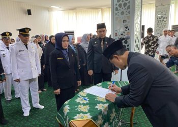 Bupati Tanah Bumbu Lantik Erly dan Lia Hamita Jadi Kepala Dinas, Lima Camat Bergeser