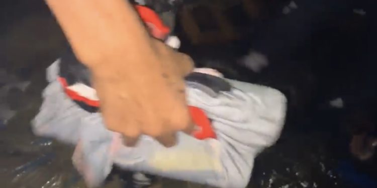 Astaga, Kobaran Api Padam Warga Temukan Timbunan Kardus Miras di Gudang LPJ Belitung yang Terbakar, Mereka Auto Kalap