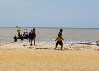 Orangtua Korban Tabah Bertahan di Tenda, Penyelam Alalak Berangas Bantu Pencarian Wisatawan Tenggelam di Pantai Batakan